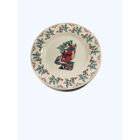 4 GIBSON HOUSEWARES 7 5/8" Salad Plates With Santa In Center & Holly On Edge - Picture 5 of 9